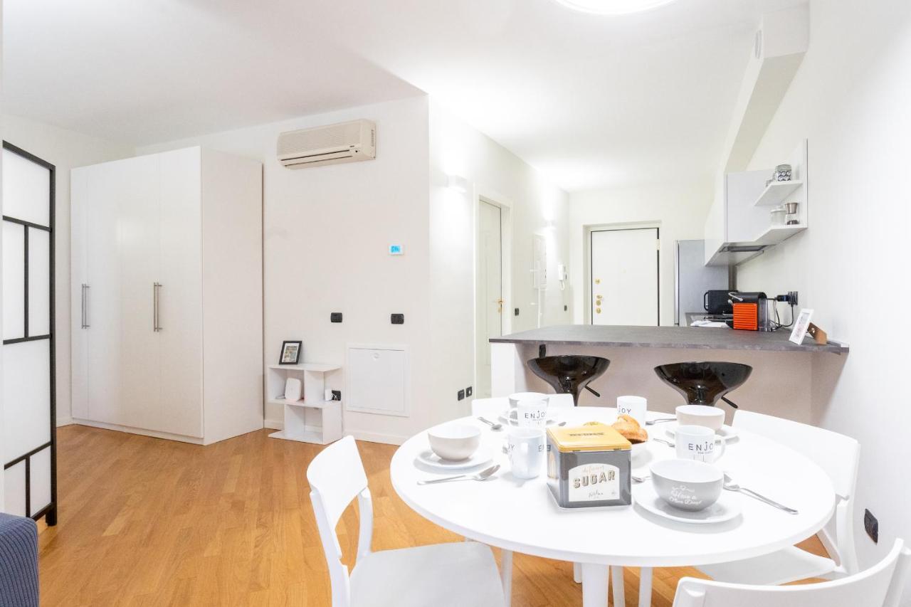 White Flat In Como City Center By Rent All Como Exterior photo