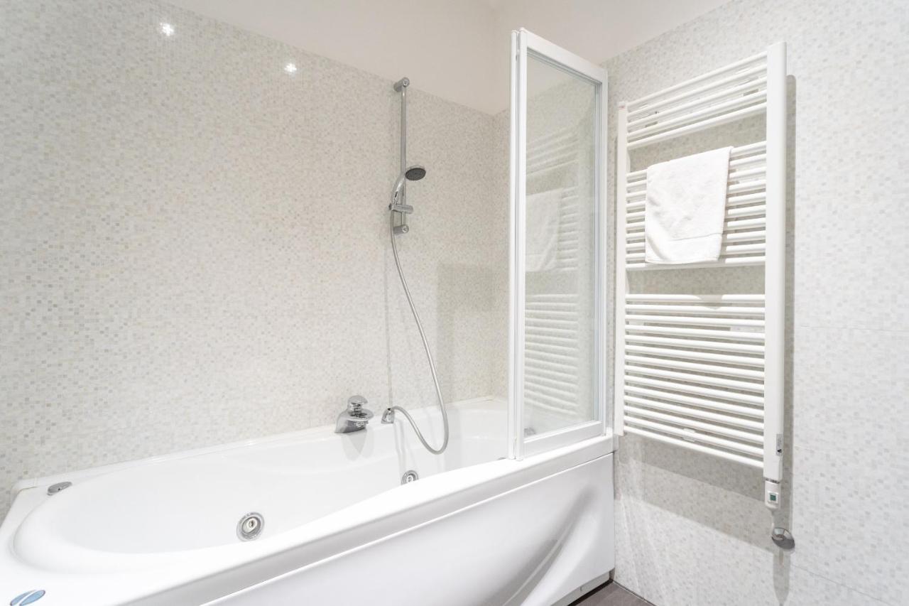 White Flat In Como City Center By Rent All Como Exterior photo