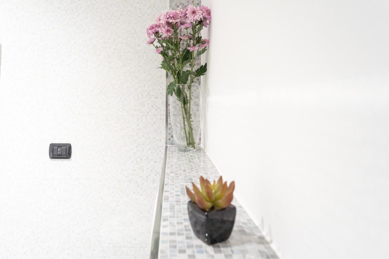 White Flat In Como City Center By Rent All Como Exterior photo
